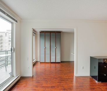 Bright 1 bed condo in Ambleside - Photo 6