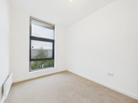 Lakeside East, The Causeway, Staines-Upon-Thames,TW18 - Photo 3