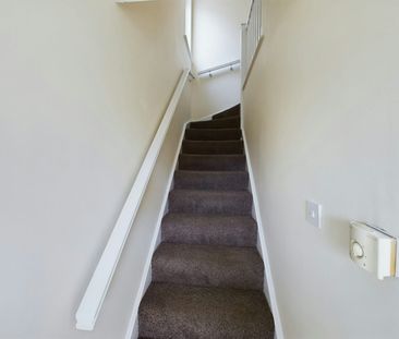 Semi-detached house to rent on - Photo 3