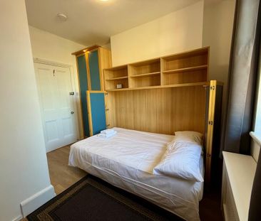 ALL BILLS INCLUDED – A Modern Single Studio Apartment on the Second... - Photo 3