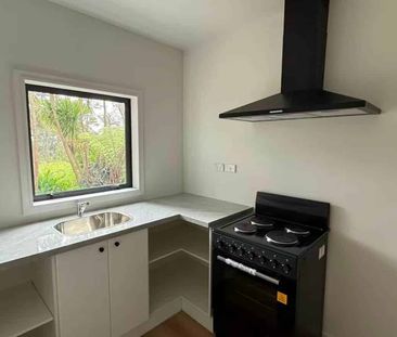 This is a newly renovated house in central of ... - Photo 2