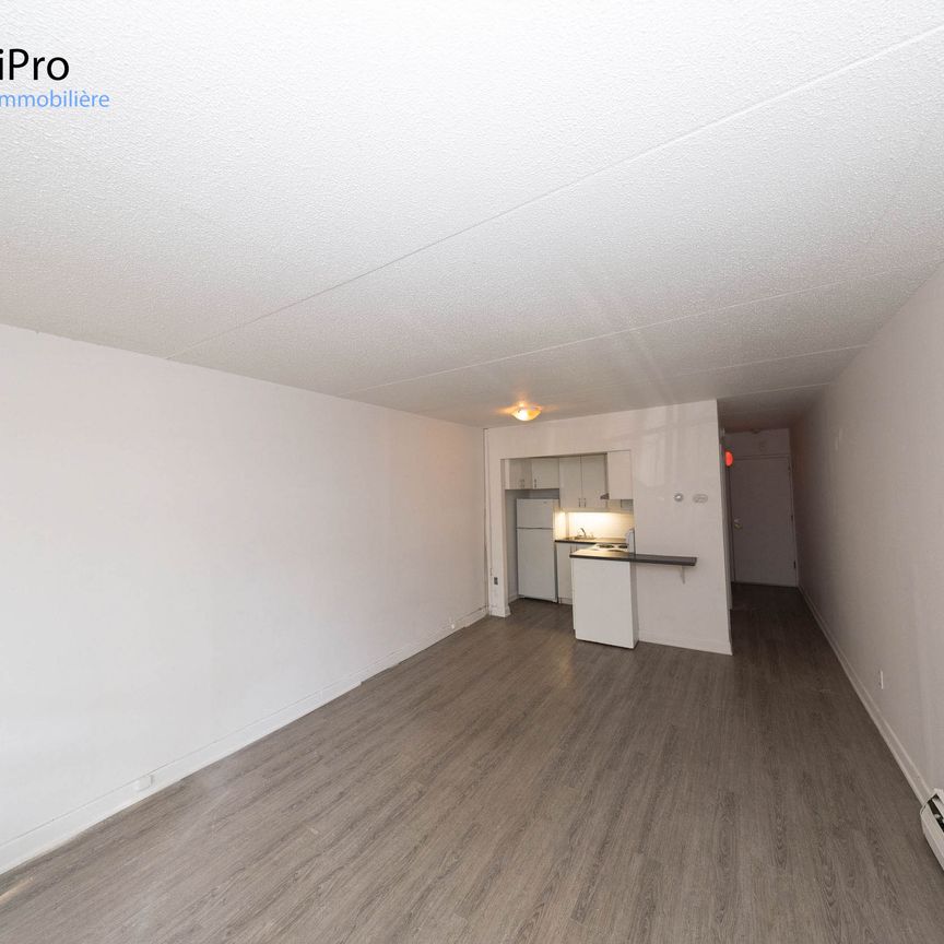2300 2e avenue - Photo 1