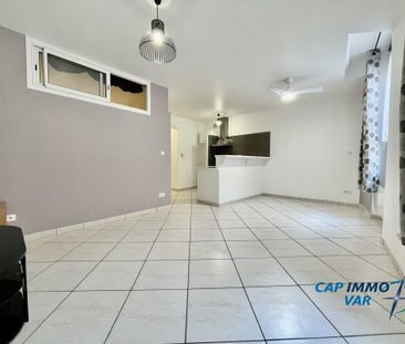 Location Appartement 2 pièces 44m² LE BEAUSSET 83330 - Photo 1