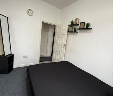 Room in a Shared Flat, Welldon Crescent, HA1 - Photo 1