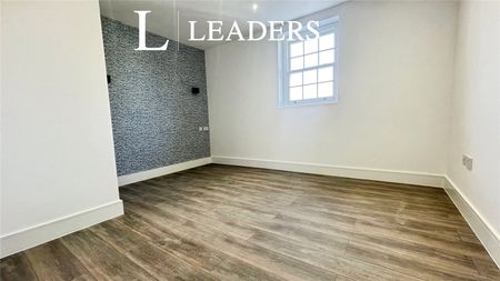 3 bedroom property to rent East Street, Rochford, Essex, SS4 - Photo 3