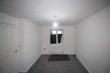 Olanyian Drive, M8 - Photo 2