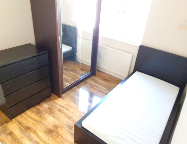 Sneyd Road Room 5 - Photo 1
