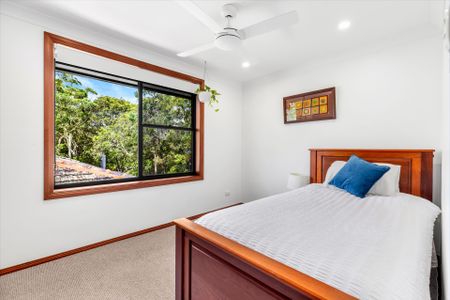 Beautifully renovated three bedroom + office home in bushland setting with pool - Photo 3