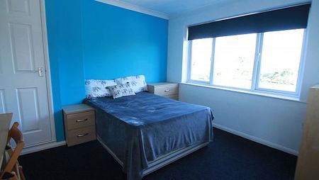 91, Newland Park Drive - Photo 3