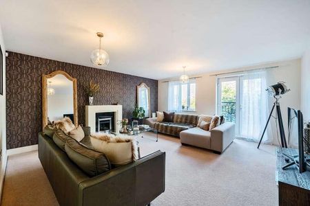 Goodacre Close, Weybridge, Surrey, KT13 - Photo 3