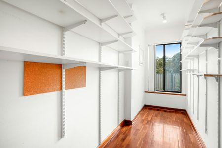 Relaxed Mandurah Living with Great Entertaining Space - Photo 4