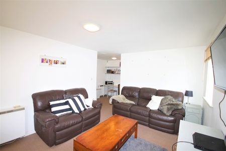Aire View Gardens, 31 Vesper Road, Kirkstall - Photo 2