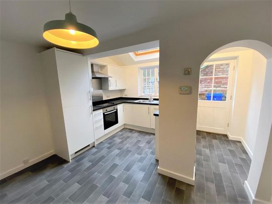 2 bedroom cottage to rent - Photo 1