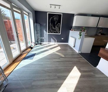 4 bedroom detached house to rent - Photo 4