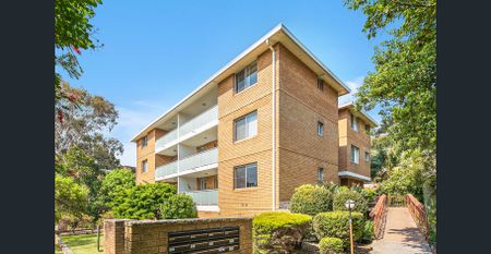 CENTRAL LOCATION, QUIET POSITION, GREAT UNIT!! - Photo 2