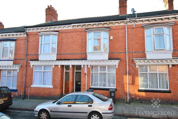 4 bedroom terraced house to rent - Photo 1