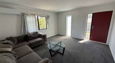 4 Bedrooms in Stokes Valley - Photo 4