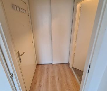 Grand 1 pièce avec terrasse - parking & cave - Photo 5