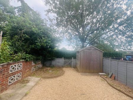 The Limes, Peterborough, Wittering - Photo 4