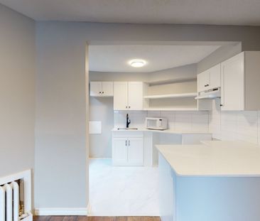 883 Somerset Street West - 3 - Photo 4