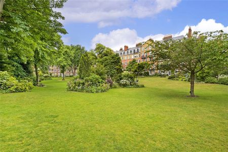 A bright and well-proportioned four double bedroom apartment, situated on the fourth floor (with lift) of this popular block in SW5. Benefitting from access to communal gardens and a porter - Photo 4