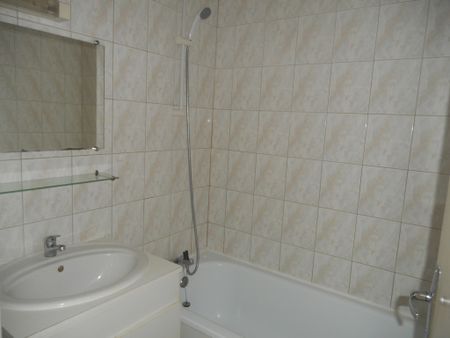 Appartement AVENUE D'EPERNAY - Photo 5