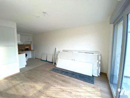 Appartement au 3 ème étage, 1 chambre, balcon, place de parking - Photo 2