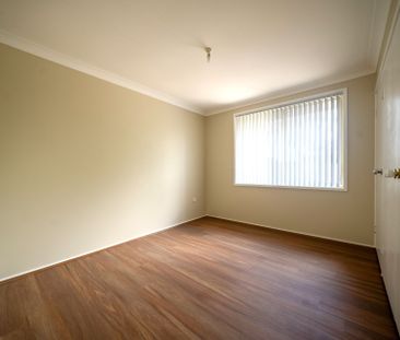 Fully Renovated Throughout&excl; - Photo 2