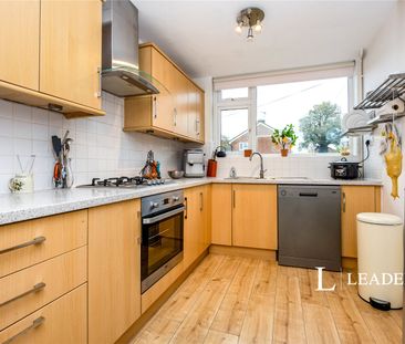 3 bedroom house to rent Great Goodwin Drive, Guildford, GU1 - Photo 6