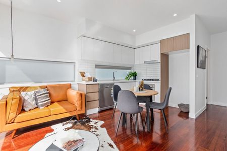 8/5 Queen Street, Essendon VIC 3040 - Photo 3