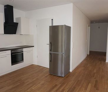 Moderne Erdgeschosswohnung mit Einbauküche und Terrasse! Mit direkt... - Photo 5