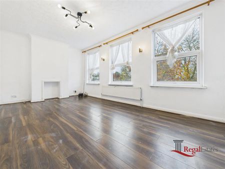 3 bedroom flat to rent - Photo 4