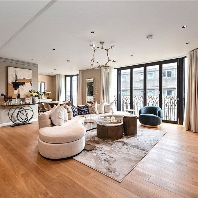 3 bedroom flat with 1 reception and 3 bathrooms in Marylebone, W1W - Photo 1