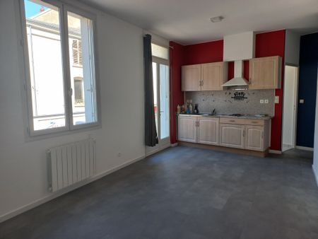 Location Appartement 2 pièces 40m² VICHY 03200 - Photo 2