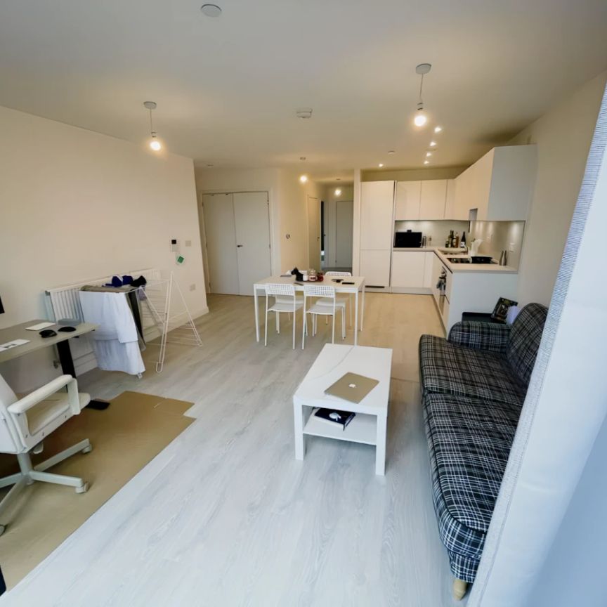2 Bedroom 2 Bathroom Flat80 - Photo 1