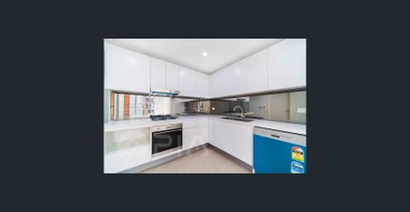 One bedroom plus large study for lease now! - Photo 4