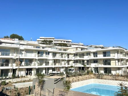 Location Appartement 1 pièces 25 m2 à Villeneuve-Loubet - Photo 2