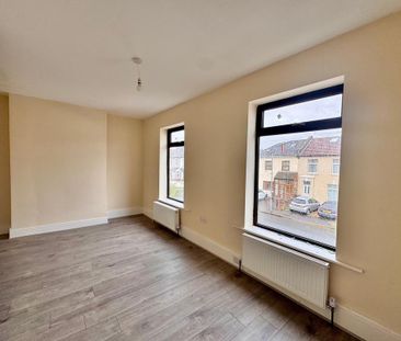 4 bedroom terraced house to rent - Photo 1