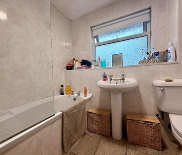 42 Drumard Drive, Lisburn, BT28 2HY - Photo 2