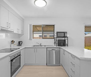 Modern Coastal Living in a Sought After Estate - Photo 6