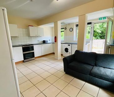 6 bedroom semi-detached house to rent - Photo 5