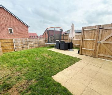 2 bedroom semi-detached house to rent - Photo 2