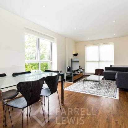 3 bedroom property to rent in London - Photo 1