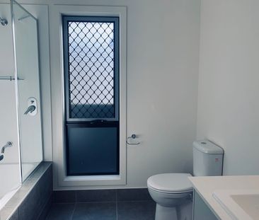 Spacious Home - Photo 4