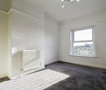 2 bedroom end of terrace house to rent - Photo 4