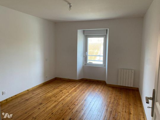 Maison d'habitation en pierre et masses osu ardoises, comprenant : Au rez-de-chaussée : salle ... - Photo 1