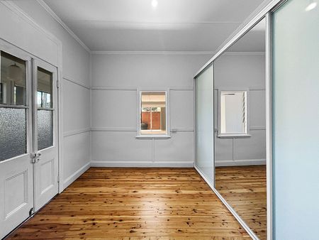 4 Bedroom Home Including Water - Photo 3