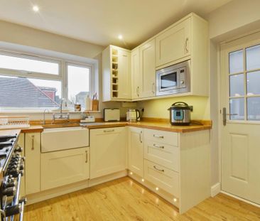 3 bedroom semi-detached house to rent - Photo 6