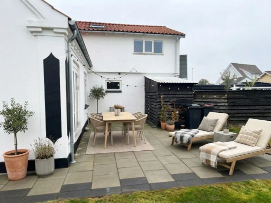 Lyst rækkehus med moderne indretning og dejlig have - Foto 1