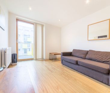 Arboretum Place, IG11, London - Photo 1
